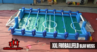 blaues_fussballfeld-xxl_mieten