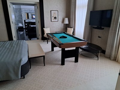 billard_hotelzimmer