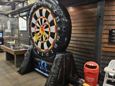 aufblasbarer_dart_mieten_3m