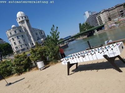 miete_xxl_wuzzler_weiss_foliert_Strandbar